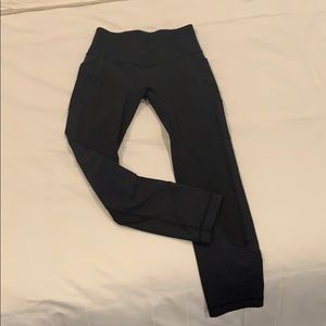 Lulu lemon size 4 black All the right places 7/8